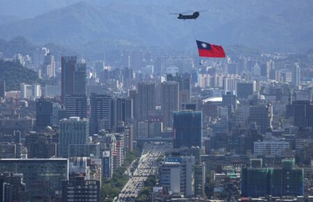 Тайвань планує створити свій аналог Starlink через потенційну загрозу з боку Китаю — FT
