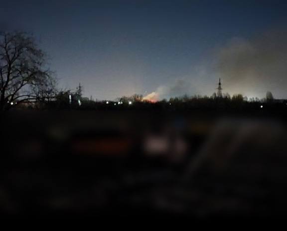 На захопленому росіянами заводі в Мелітополі кілька годин лунали вибухи