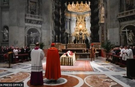 У Ватикані прощаються з Папою Бенедиктом