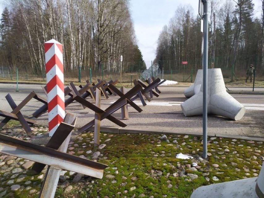 Польща почала облаштовувати протитанкові загородження на кордоні з РФ і Білоруссю (ФОТО)