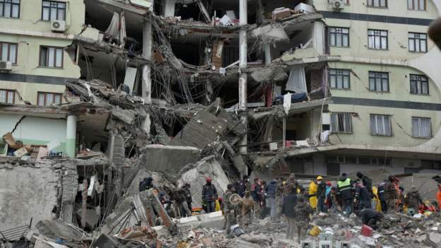 Зросла кількість загиблих внаслідок землетрусу в Туреччині та Сирії