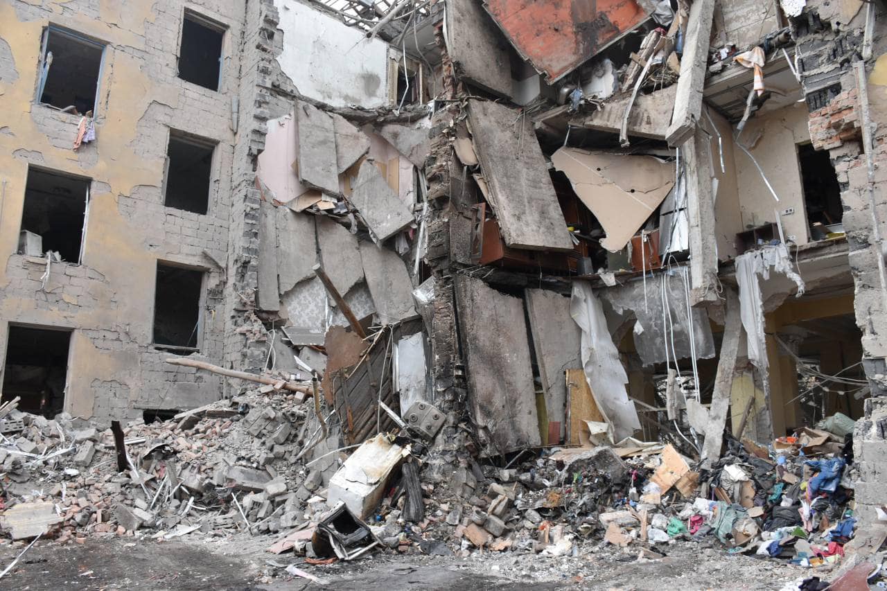 У Краматорську під завалами зруйнованого будинку шукають жінку — мер міста