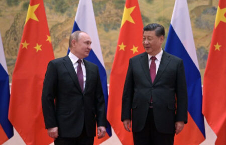 У США есть доказательства, что Китай готовит для России летальную помощь — WSJ