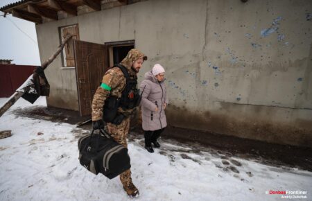 «Росіяни стріляють і стріляють, уже нерви здають» — мешканка Невського на Луганщині (ФОТО)