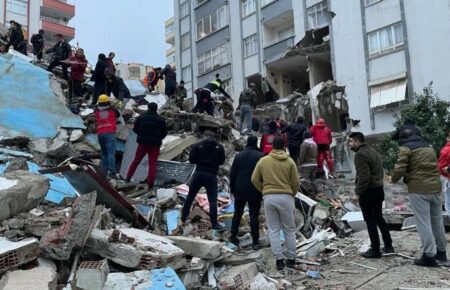 Число погибших в результате землетрясения в Турции и Сирии превысило 900 человек