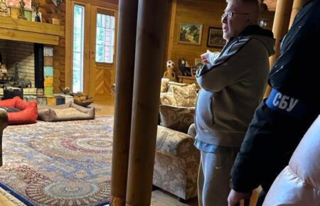 СБУ та БЕБ проводять обшуки у Коломойського вдома — ЗМІ (ФОТО)