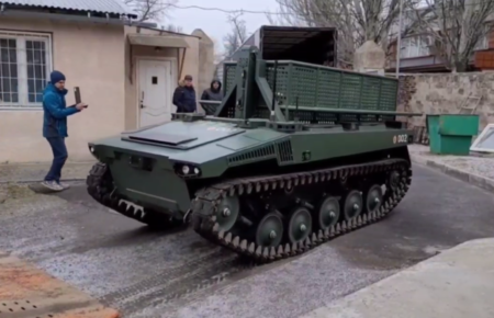 «Охотники за Леопардами»: окупанти завезли на Донбас пристрої, які нібито можуть поцілити танки західного зразка