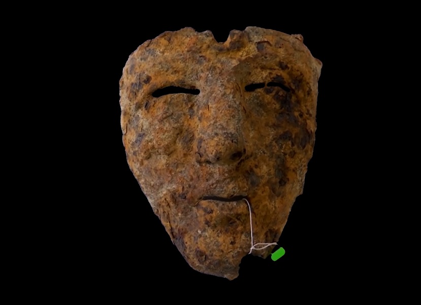 Археолог-любитель знайшов у Румунії римську парадну маску