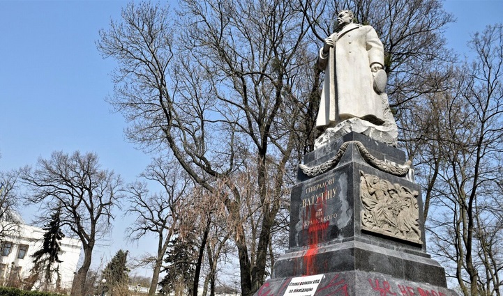 Мінкультури дозволило демонтувати пам'ятники Ватутіну та Чкалову в Києві