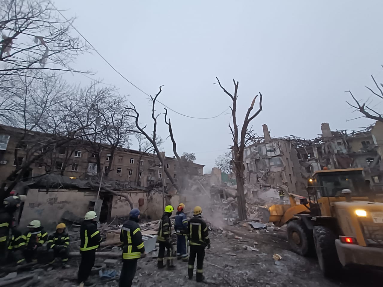 В Краматорске вытащили из-под завалов тела 3 погибших, 18 человек травмированы