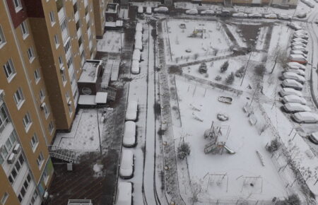 У Києві сніг та сильний вітер