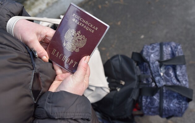 В Херсонской области оккупанты пытают гражданских из-за отсутствия паспортов РФ