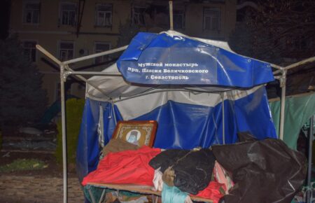 Российская ракета попала в монастырь УПЦ МП в Одессе — корреспондентка