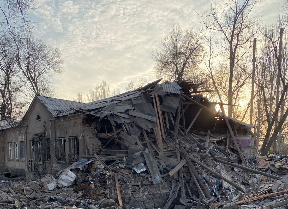 Рятувальники ліквідували наслідки ракетного обстрілу у Костянтинівці