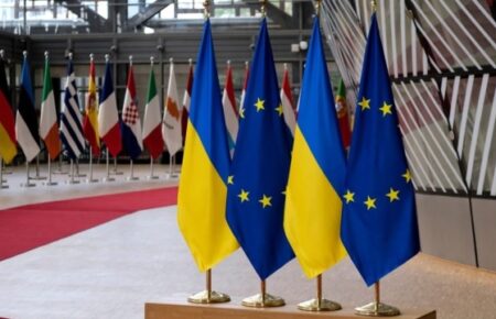 Саміт ЄС схвалив спільну закупівлю боєприпасів для України та допустив передачу ракет