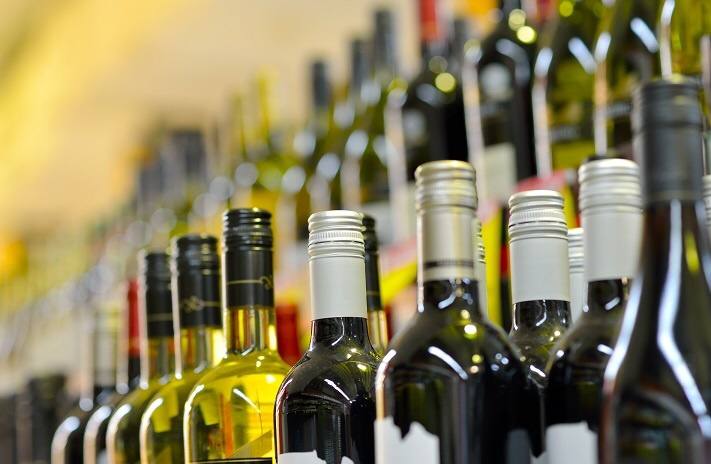 Алкоголь в Киеве будут продавать на два часа дольше