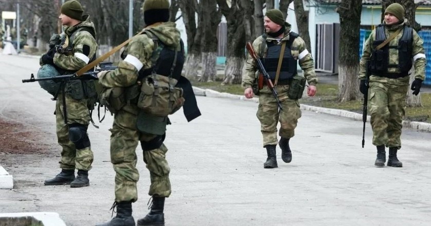 Російська армія у Мелітополі готується до оборони — завозять військову техніку і особовий склад