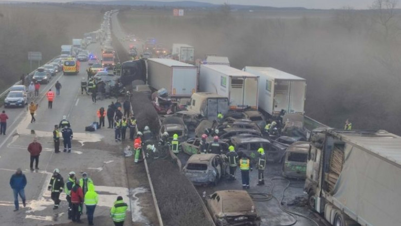 Аварія за участі понад 40 автівок сталася поблизу Будапешта (ФОТО)
