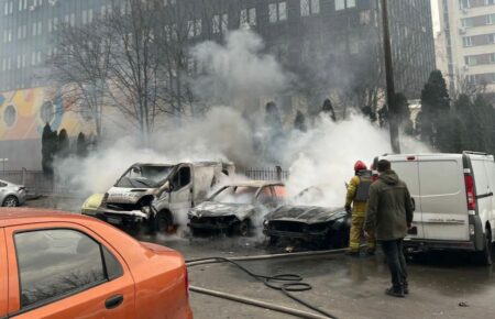 Полиция показала последствия ракетного удара по Киеву (ФОТО)