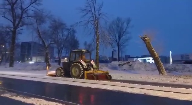 Київ вночі засипало снігом (ВІДЕО)