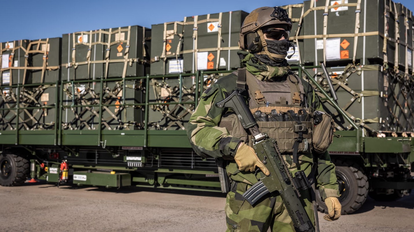 Парламент Швеції дозволив уряду надати військову допомогу Україні