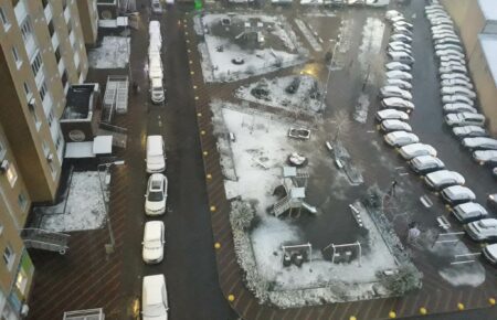 У всіх районах Києва через мокрий сніг чергують гідрослужби (ВІДЕО)