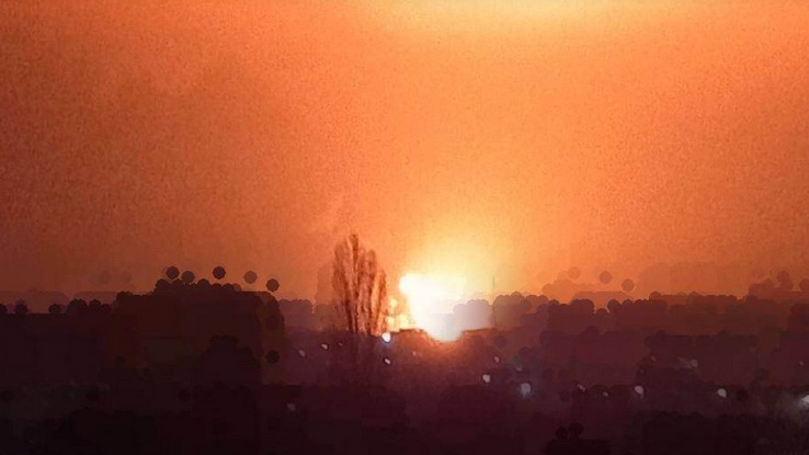 В окупованому Джанкої після серії вибухів сталася масштабна пожежа (ВІДЕО)