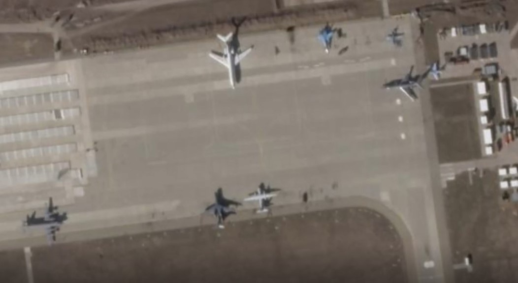 После пожара с аэродрома в Ейске исчезли 6 истребителей Су-34 (ФОТО)
