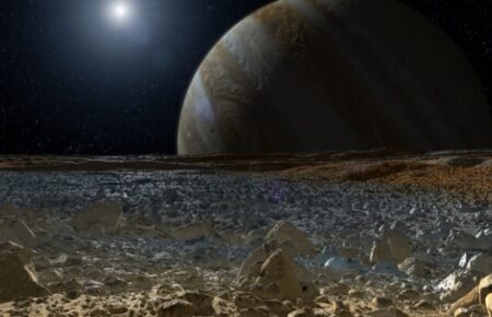 Науковці зʼясували, чому крижана оболонка супутника Юпітеру обертається швидше за ядро