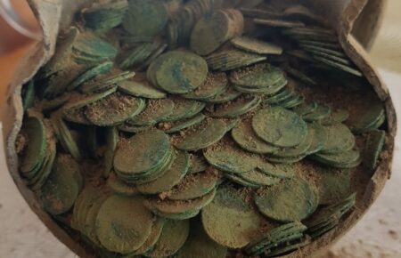 В Польше нашли клад из тысячи монет 17 века