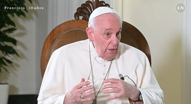 Папа Римський «порозмірковував» про війну в Україні й торгівлю зброєю