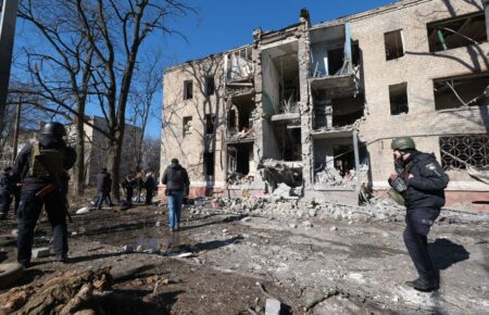 Оккупанты ударили по жилым домам в Краматорске, есть жертвы и разрушения (ФОТО, ВИДЕО)