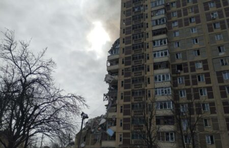 В Авдеевке россияне ракетой Х-59 попали в многоэтажку