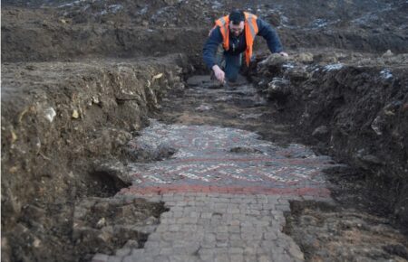 Археологи на місці будівництва супермаркету в Англії знайшли римську мозаїку віком майже 2 тисячі років