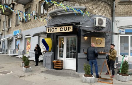 Російські хакери зламують камери спостереження в українських кав'ярнях, щоб відстежувати гумконвої