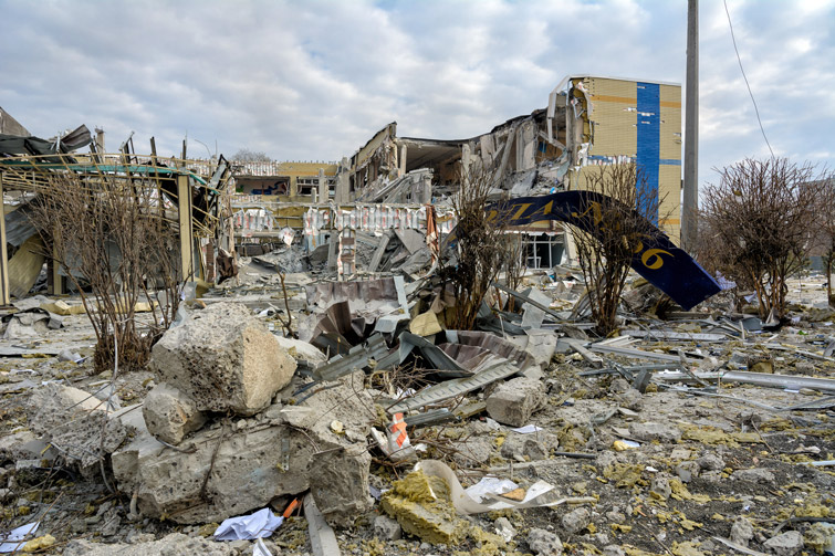У Маріуполі російські окупанти пошкодили 90% усіх міських шкіл (ВІДЕО)