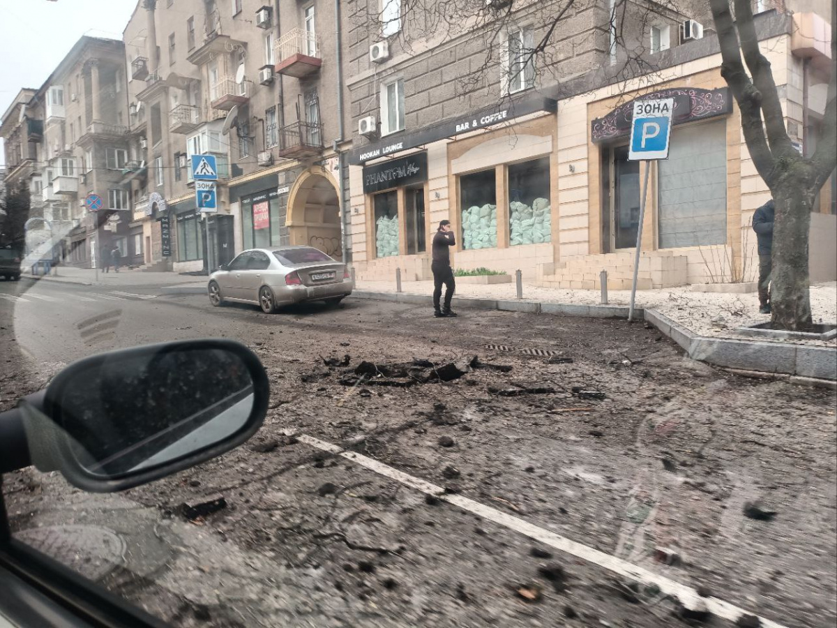 Центр Донецька обстріляли, є жертви і поранені (ФОТО, ВІДЕО)