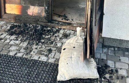 У Львові підпалили двері храму УГКЦ (ФОТО)