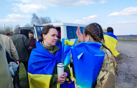 Україна повернула з полону 100 своїх захисників і захисниць (ФОТО, ВІДЕО)