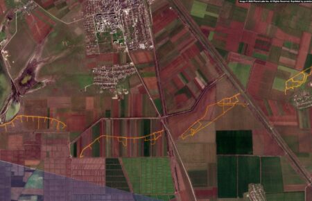 Опублікували супутникові знімки нових окопів на півночі окупованого Криму (ФОТО)