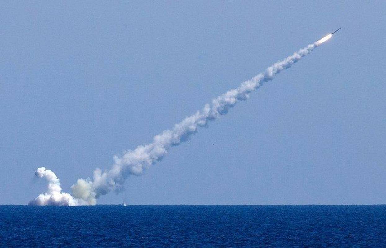 Росія вивела у Чорне море підводні ракетоносії
