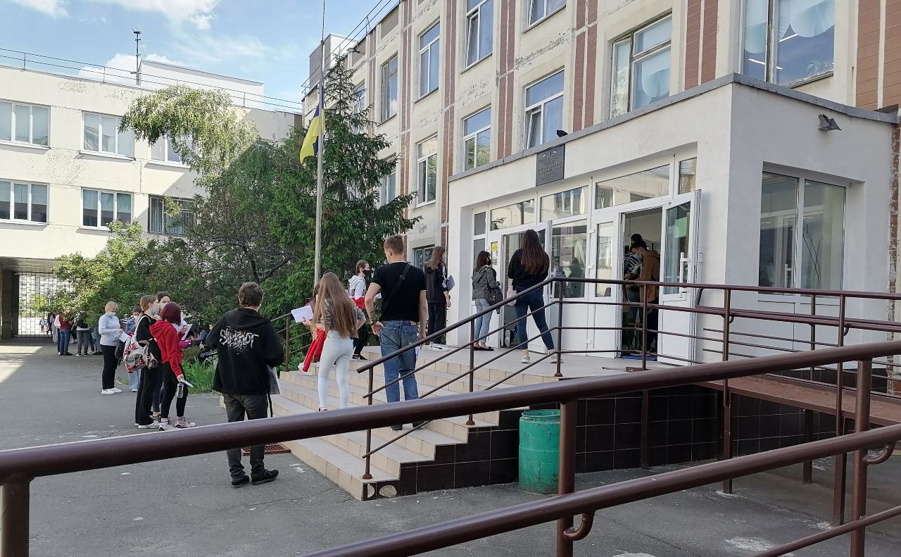 У Києві на території всіх шкіл встановлять камери відеонагляду