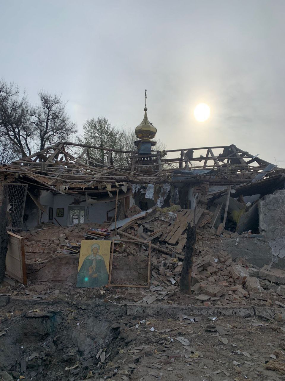 Росіяни обстріляли церкву у Комишувасі на Запоріжжі — кореспондент (ВІДЕО)
