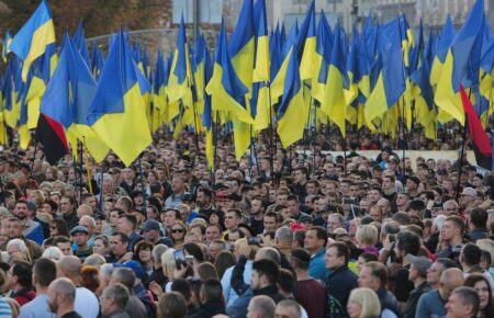 Чому не 100% українців погано ставляться до Росії?