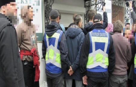 Правоохоронці затримали учасників штовханини у Києво-Печерській лаврі (ВІДЕО)
