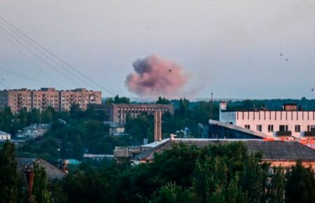 У Донецьку пролунали вибухи: пропагандисти стверджують про «роботу ППО» (ВІДЕО)