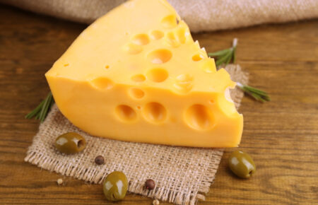 Суд ЄС відмовив Швейцарії у праві на бренд сиру емменталь