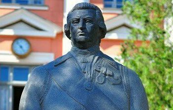 У Миколаєві демонтували пам'ятник Потьомкіну (ФОТО)