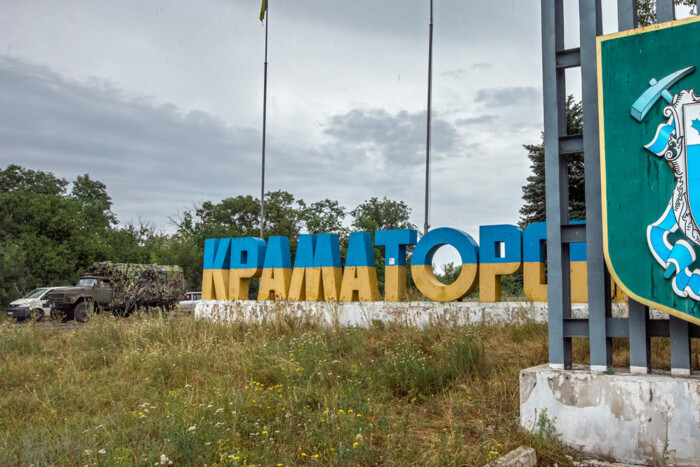 Люди частично возвращаются в большие города Донбасса — журналист