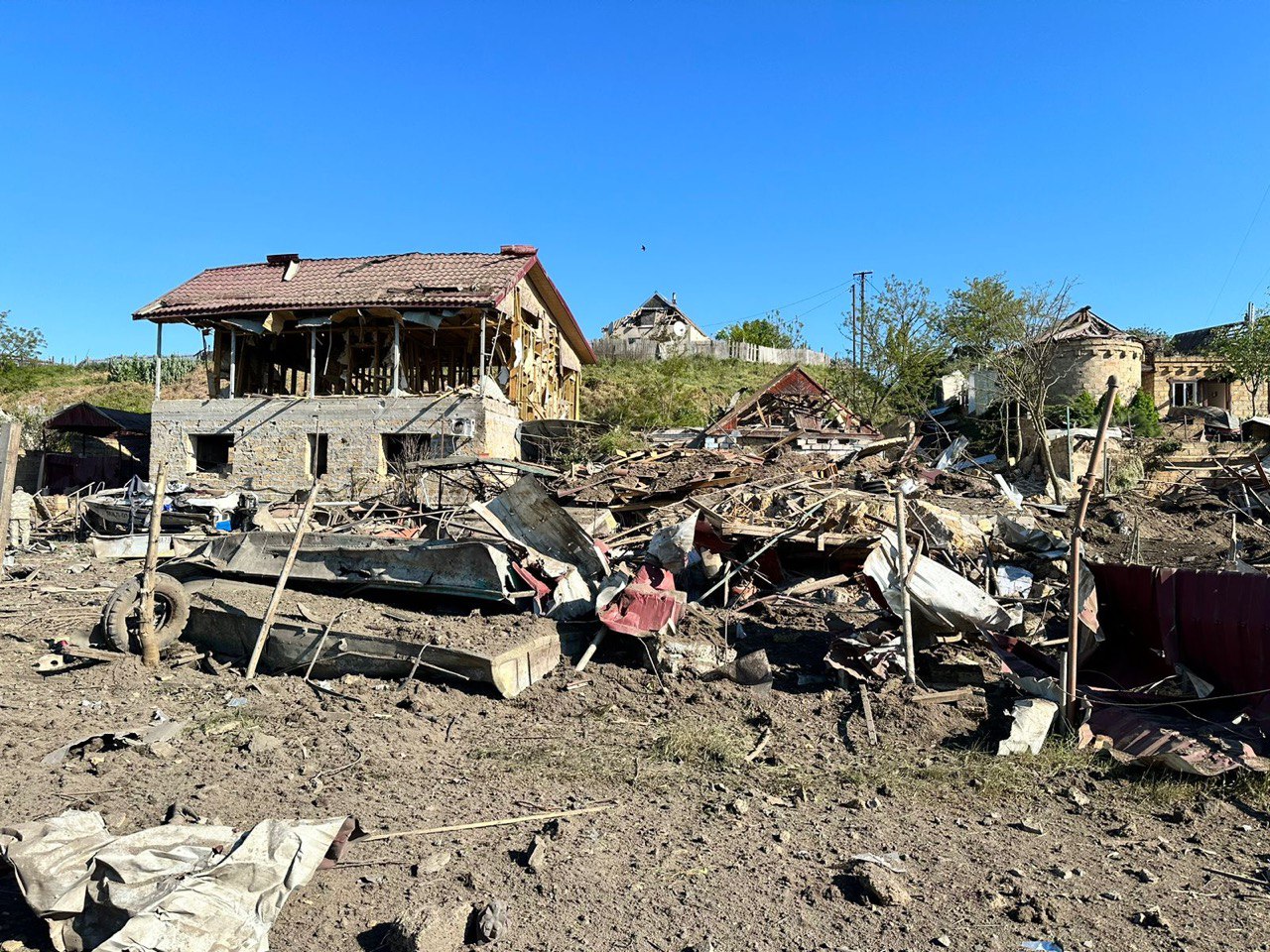 Окупанти вдарили по смт Козацьке на Херсонщині, є жертви